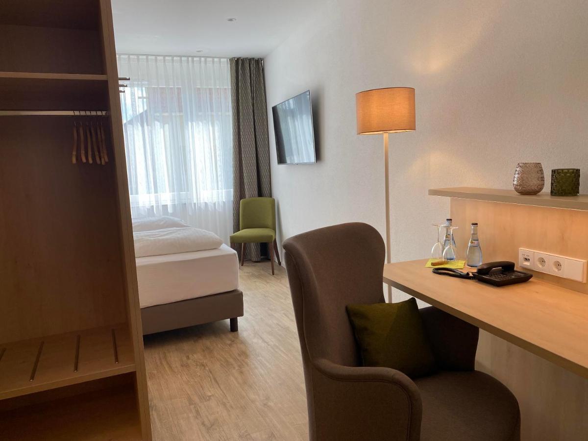 Hotel-Restaurant Und Gaestehaus Loewen Süßen Εξωτερικό φωτογραφία