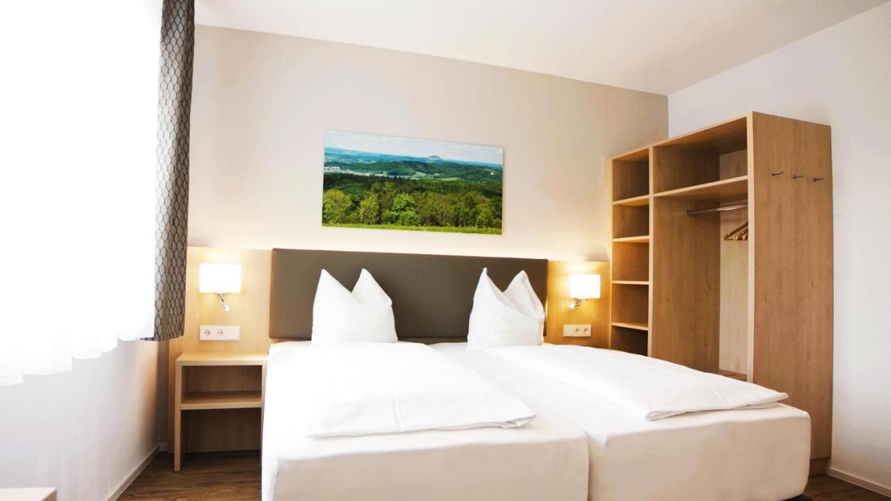 Hotel-Restaurant Und Gaestehaus Loewen Süßen Εξωτερικό φωτογραφία