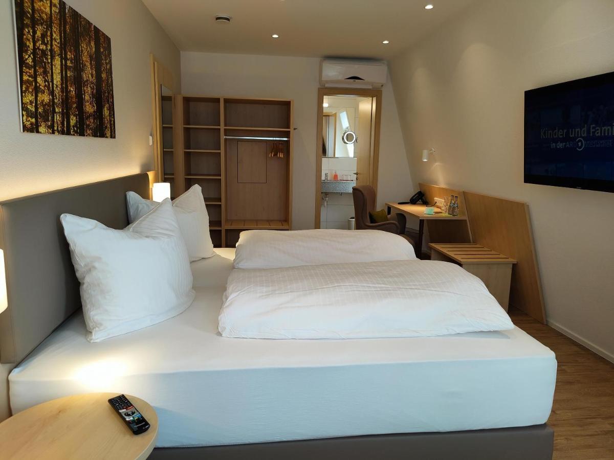 Hotel-Restaurant Und Gaestehaus Loewen Süßen Εξωτερικό φωτογραφία