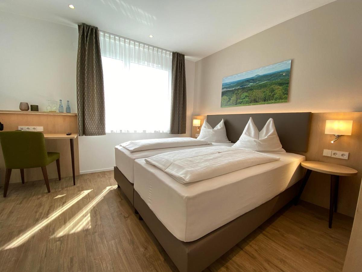 Hotel-Restaurant Und Gaestehaus Loewen Süßen Εξωτερικό φωτογραφία