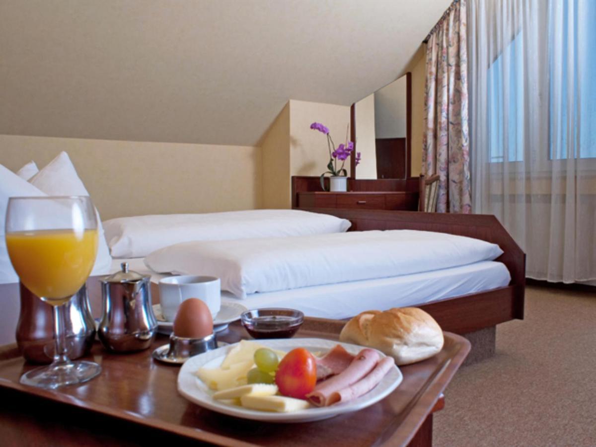 Hotel-Restaurant Und Gaestehaus Loewen Süßen Εξωτερικό φωτογραφία