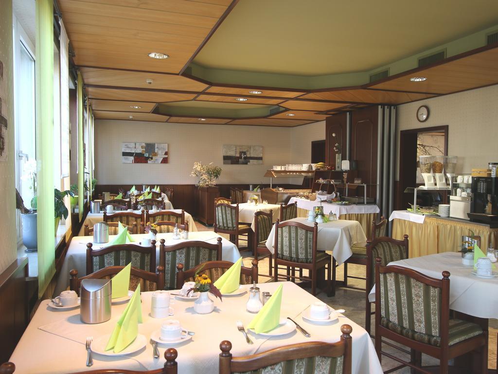 Hotel-Restaurant Und Gaestehaus Loewen Süßen Εξωτερικό φωτογραφία