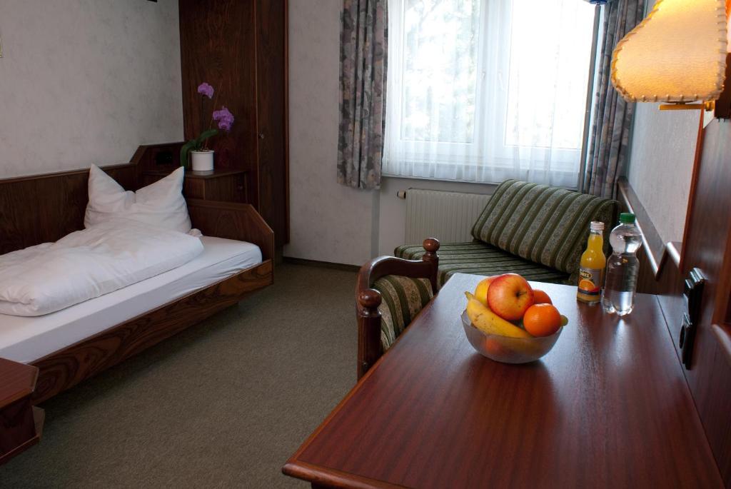 Hotel-Restaurant Und Gaestehaus Loewen Süßen Εξωτερικό φωτογραφία