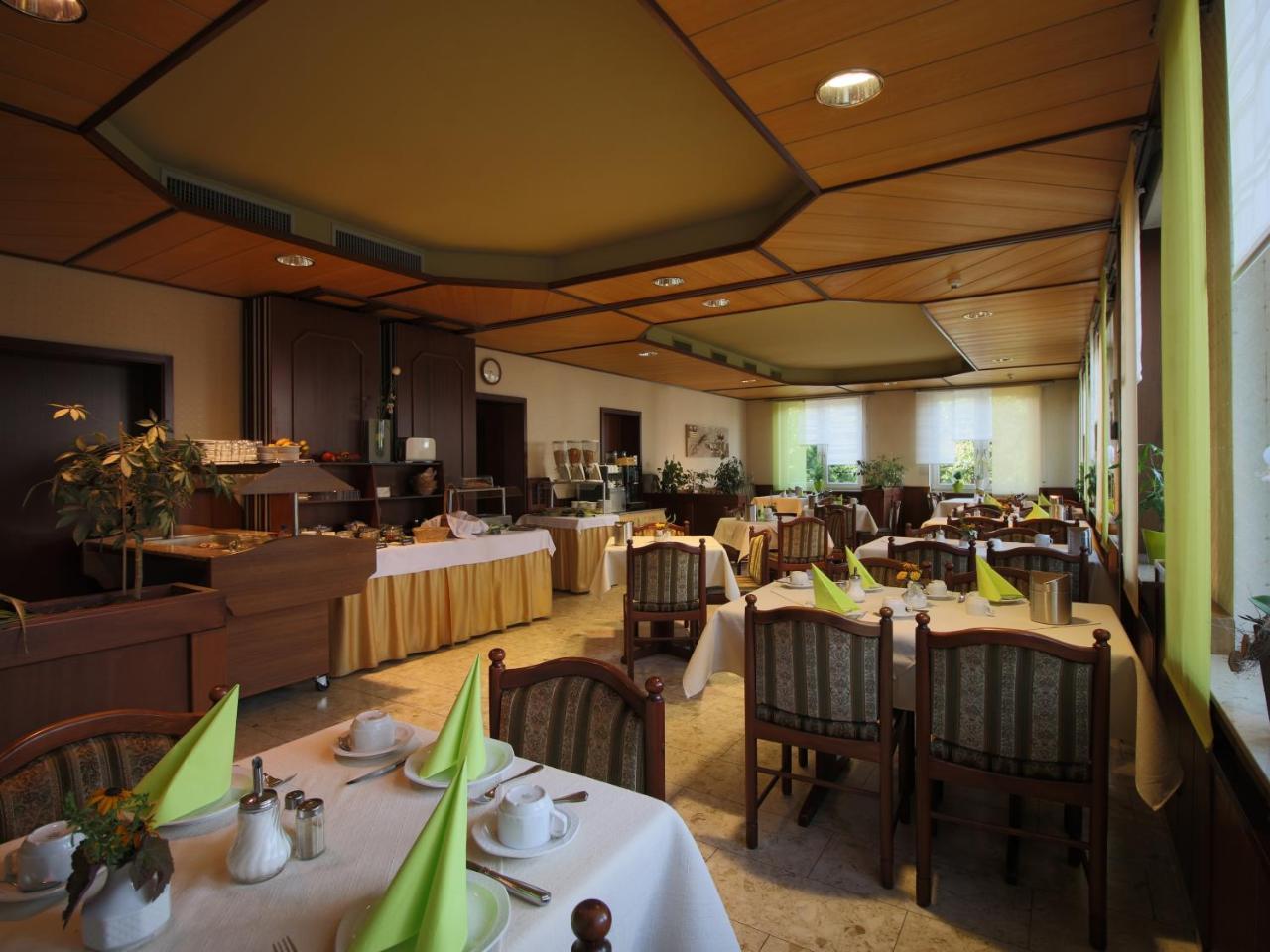 Hotel-Restaurant Und Gaestehaus Loewen Süßen Εξωτερικό φωτογραφία