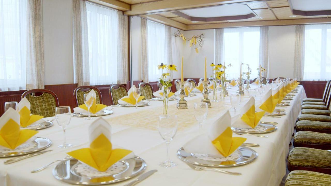 Hotel-Restaurant Und Gaestehaus Loewen Süßen Εξωτερικό φωτογραφία